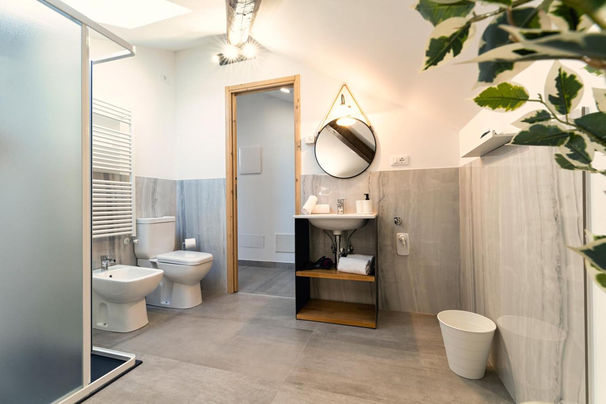 Residence La Corte - Mansarda 7 Новара Екстер'єр фото